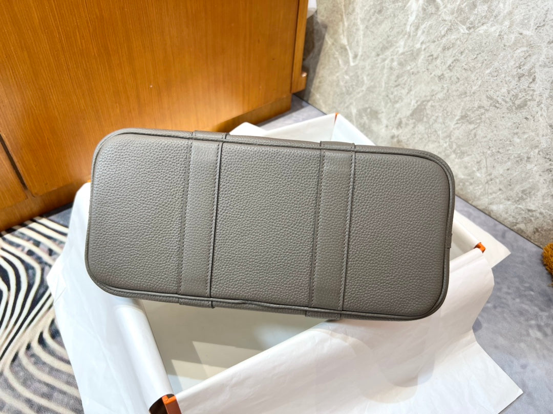 GARDEN-Negonda/Officier