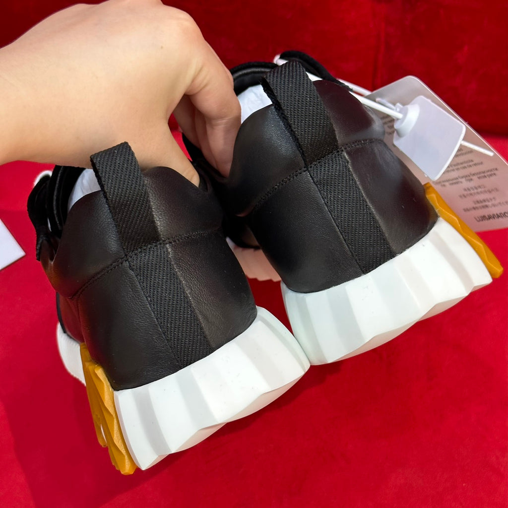 H bouncing sneaker sneakers