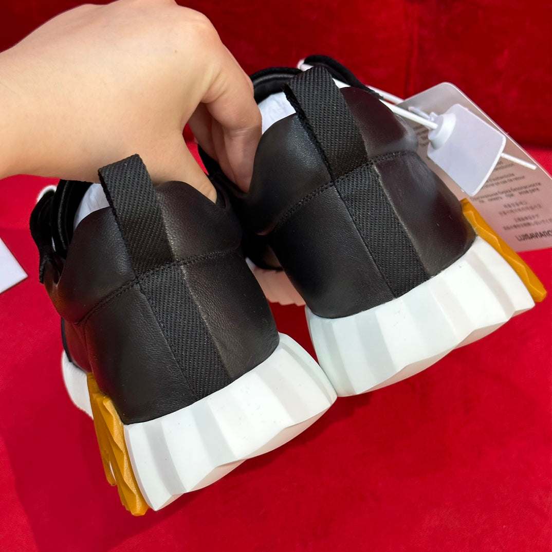 H bouncing sneaker sneakers