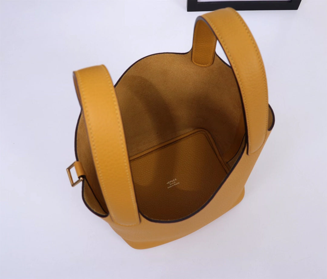 picotin-Taurillon Clemence