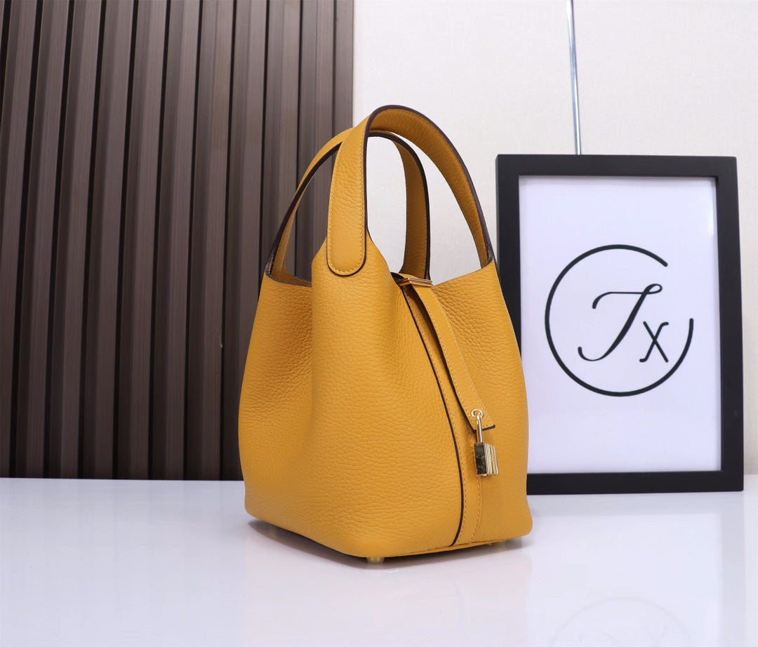 picotin-Taurillon Clemence