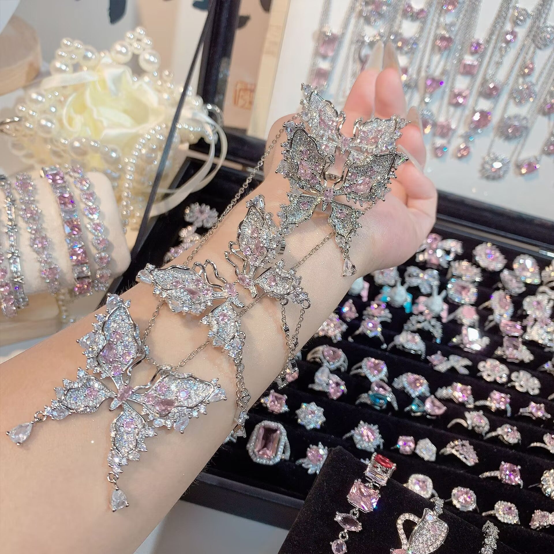 FENG SHUI - 32 Explosive high carbon diamond high quality ultra flash cherry blossom powder zirconium female ring collection advanced design sense ring