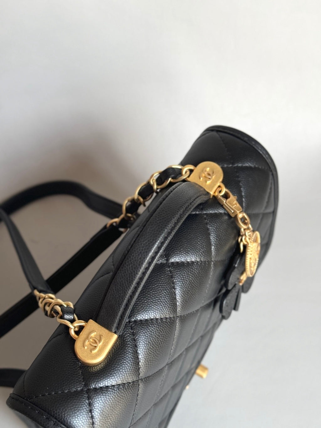 CHANEL-25B Affinity Duma Backpack golden/sliver