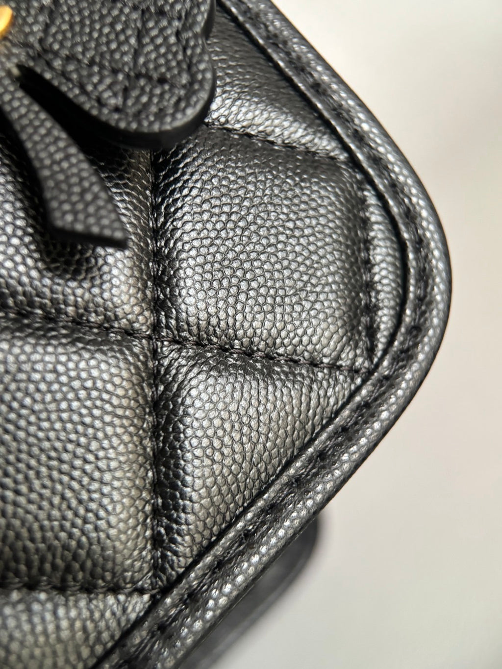 CHANEL-25B Affinity Duma Backpack golden/sliver