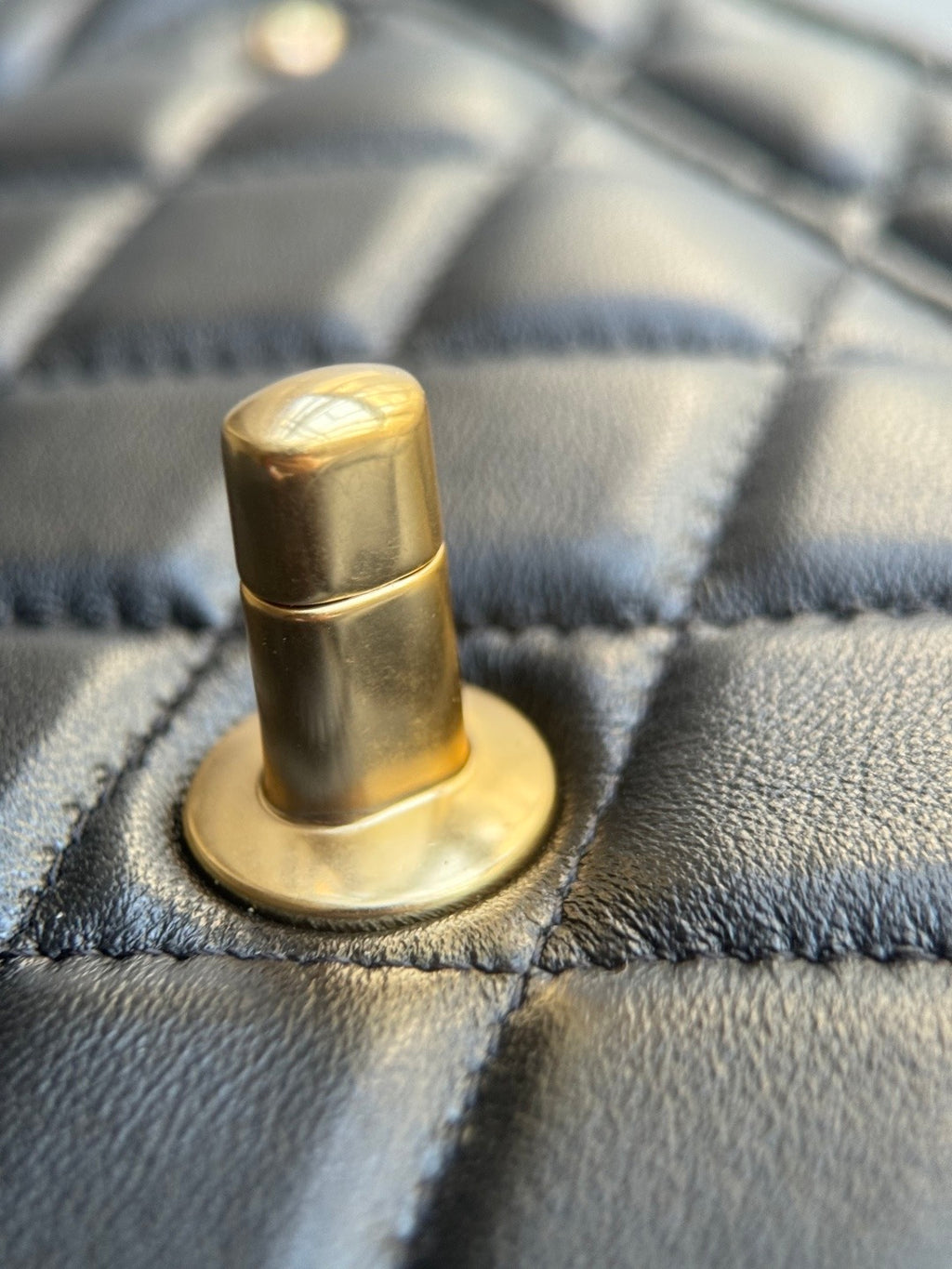 CHANEL-25B backpack golden/sliver