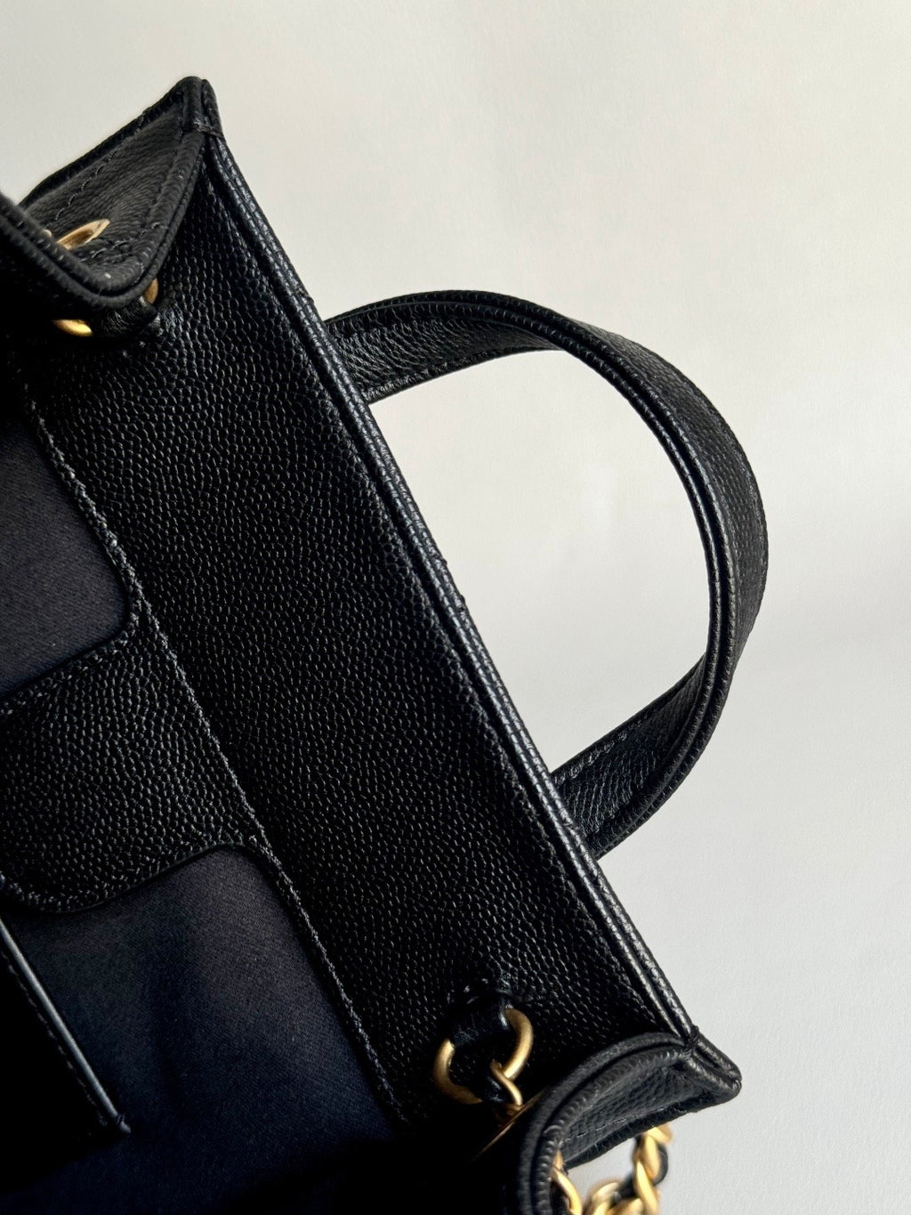 CHANEL-25B Handle BAG golden/sliver