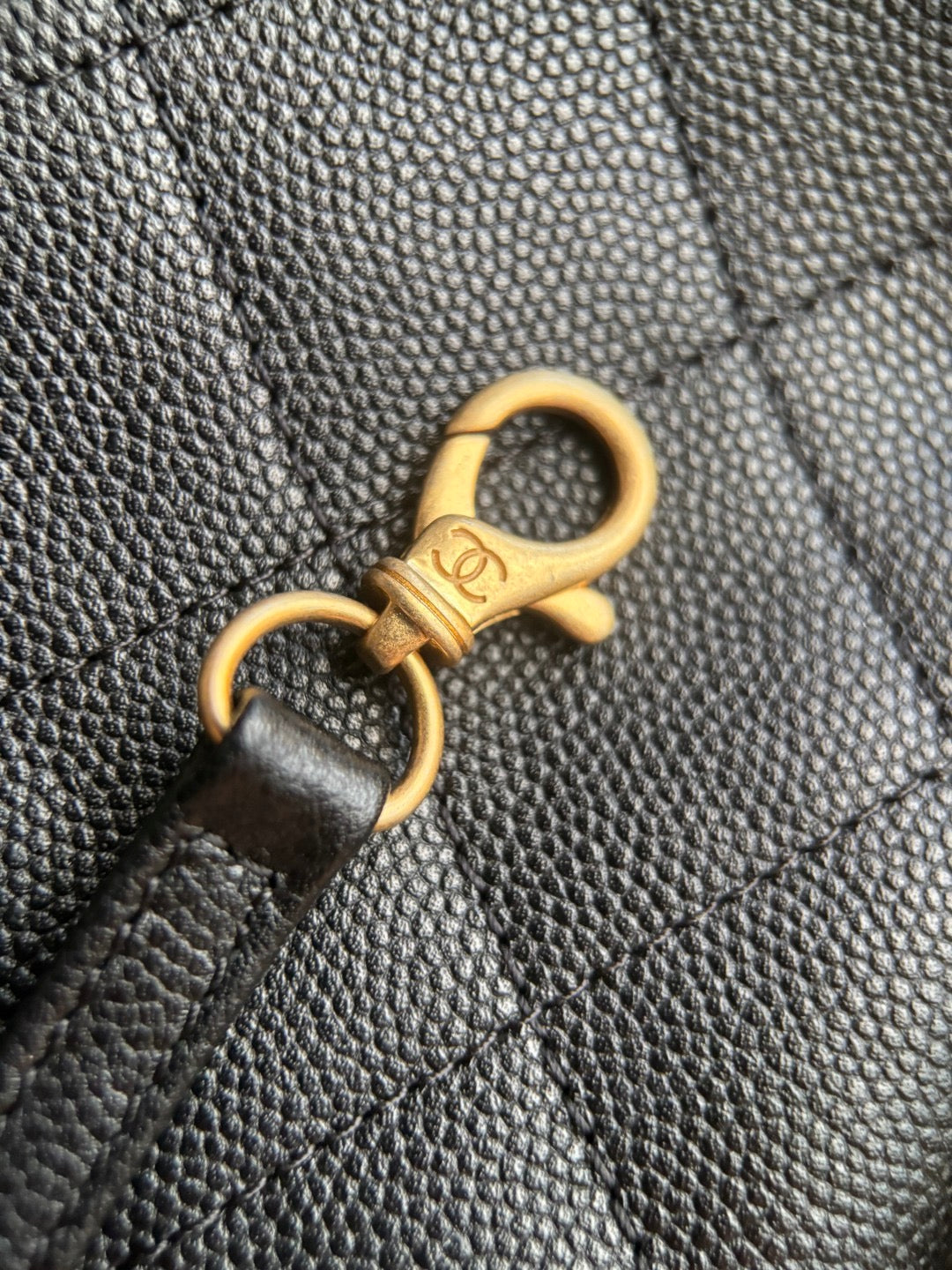 CHANEL-25B backpack golden/sliver