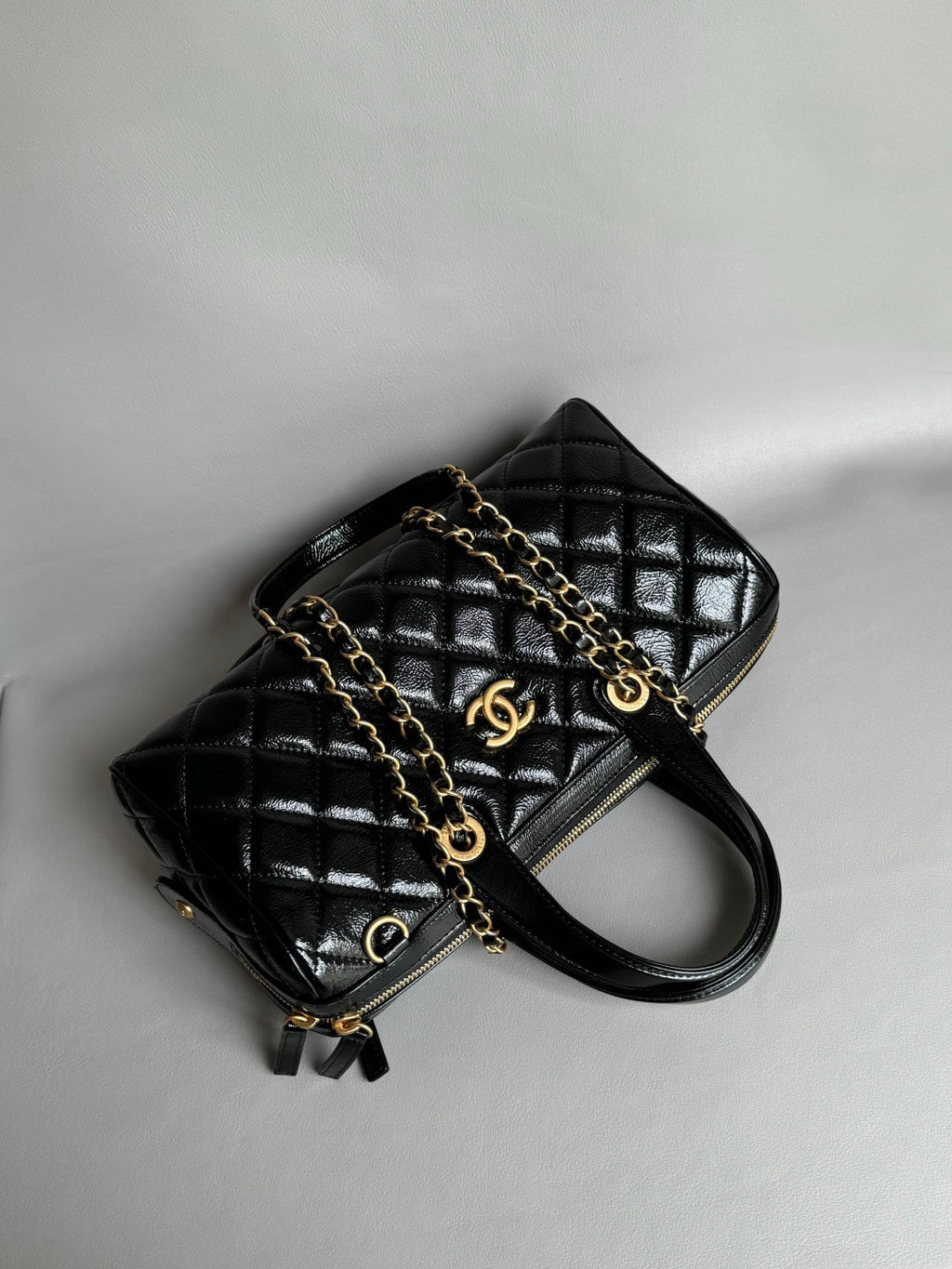 CHANEL-25a Maxi Bowing bag golden/sliver