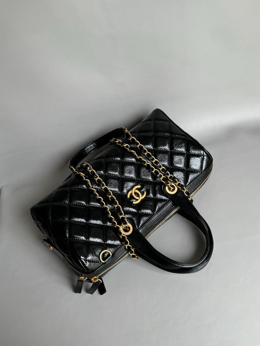 CHANEL-25a Maxi Bowing bag golden/sliver