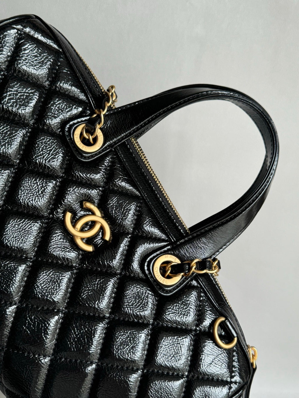 CHANEL-25a Maxi Bowing bag golden/sliver