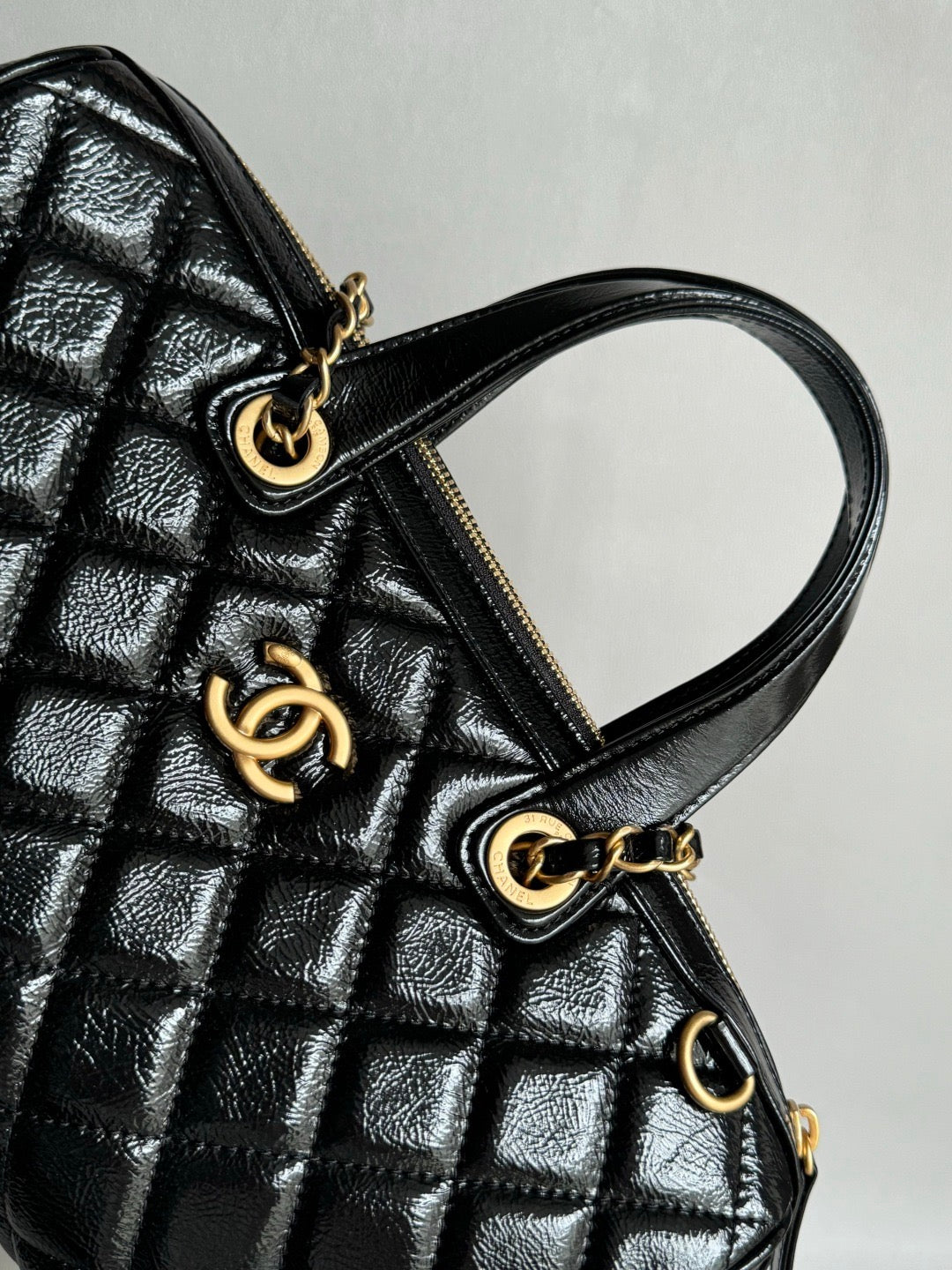 CHANEL-25a Maxi Bowing bag golden/sliver