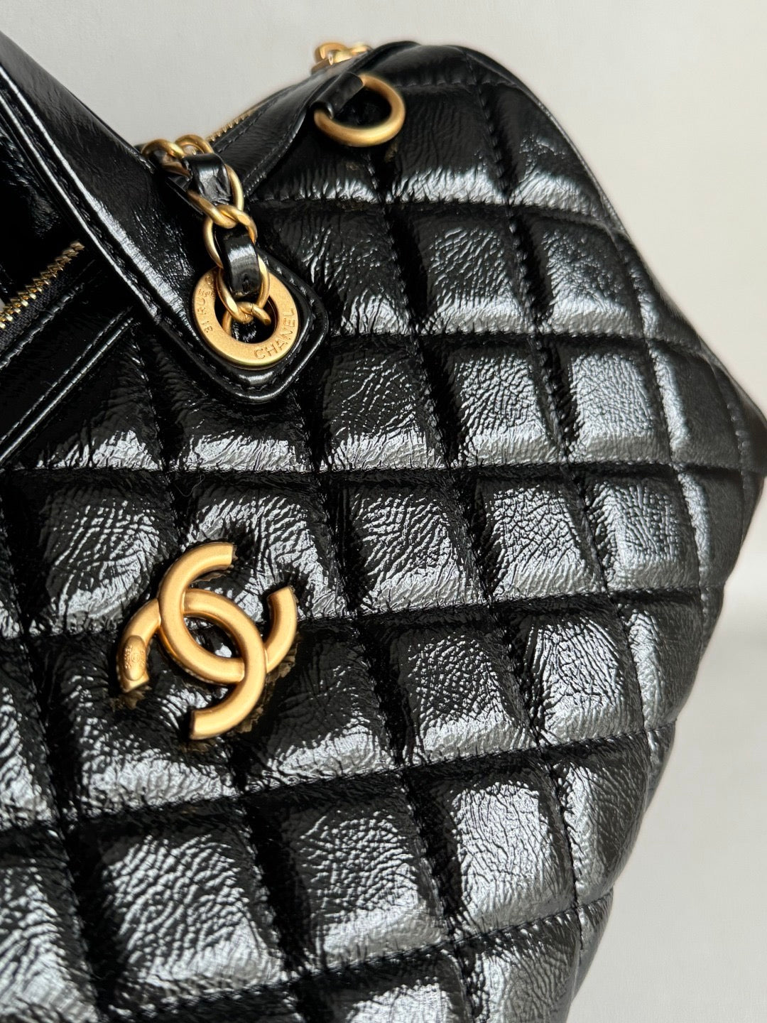 CHANEL-25a Maxi Bowing bag golden/sliver