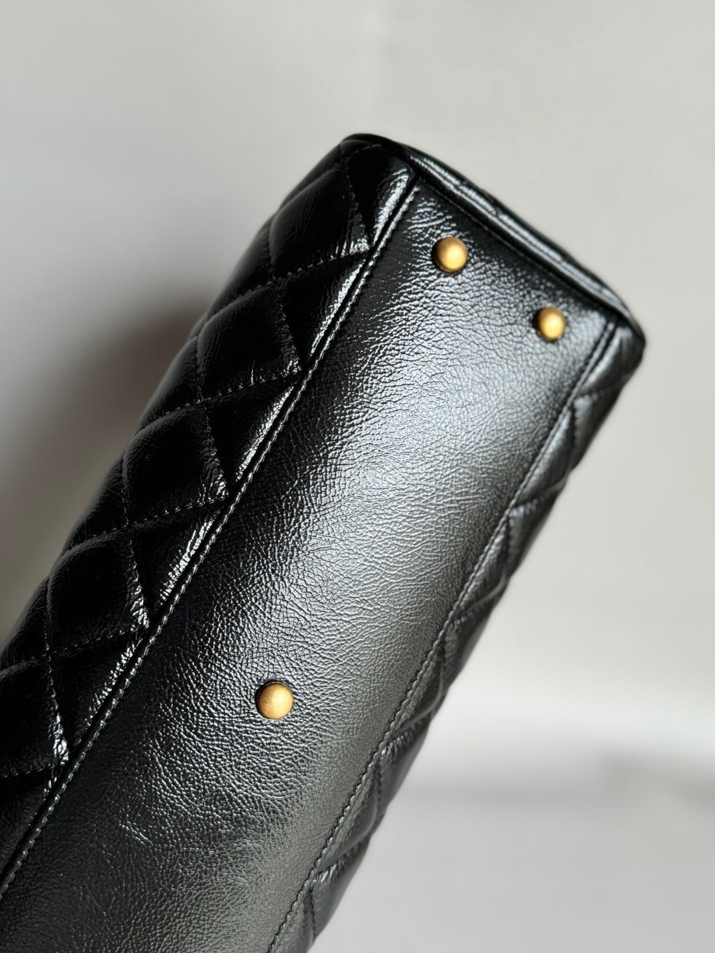 CHANEL-25a Maxi Bowing bag golden/sliver