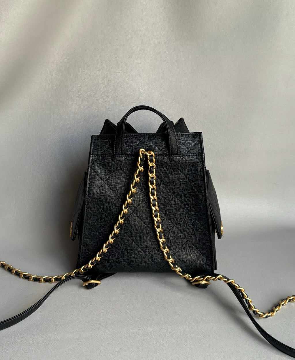 CHANEL-25B backpack golden/sliver
