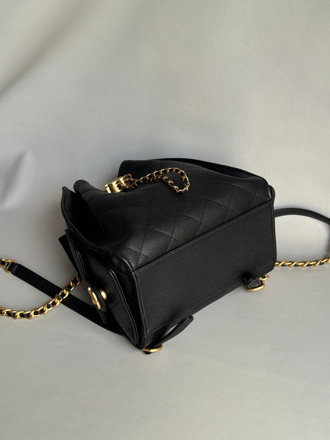 CHANEL-25B backpack golden/sliver