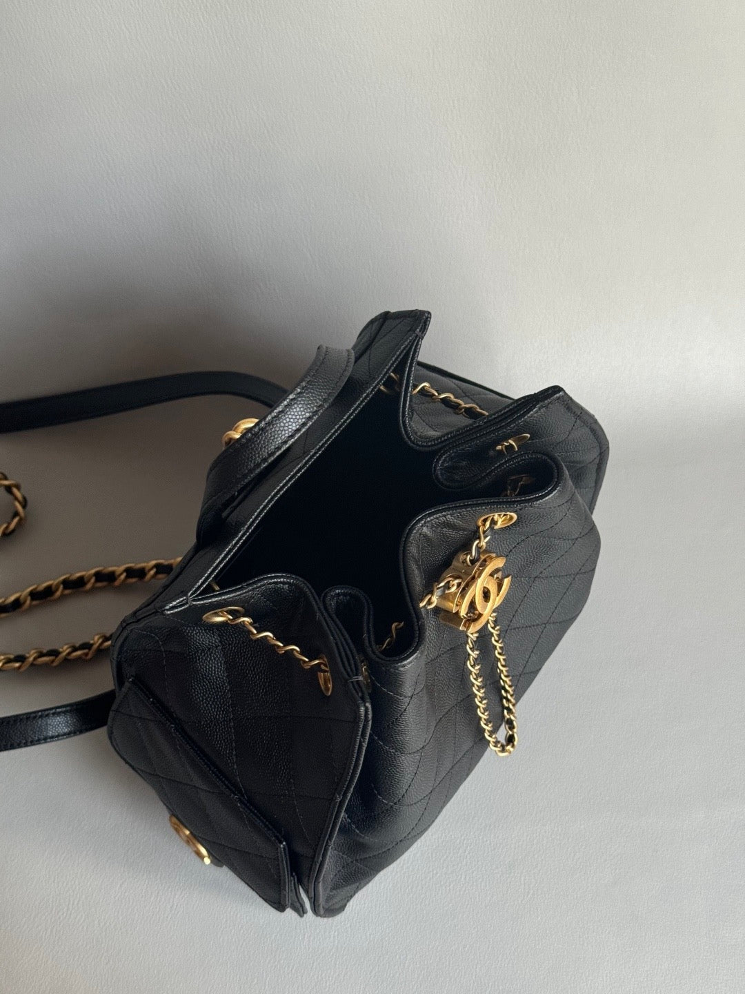 CHANEL-25B backpack golden/sliver