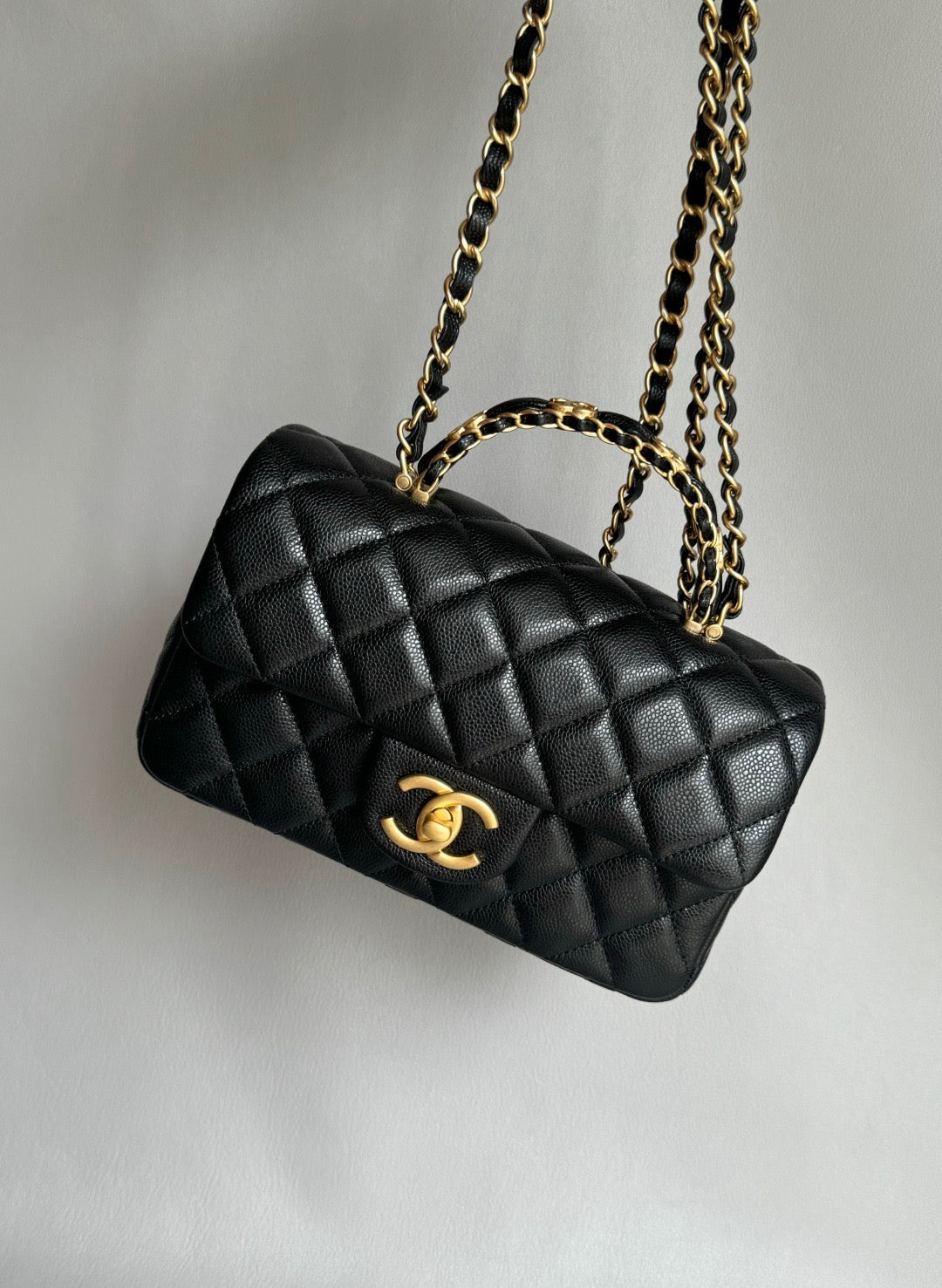 CHANEL-25B handle golden/sliver