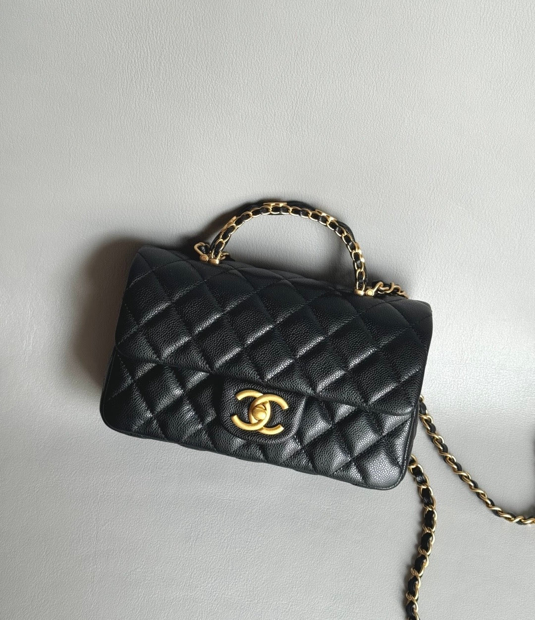 CHANEL-25B handle golden/sliver