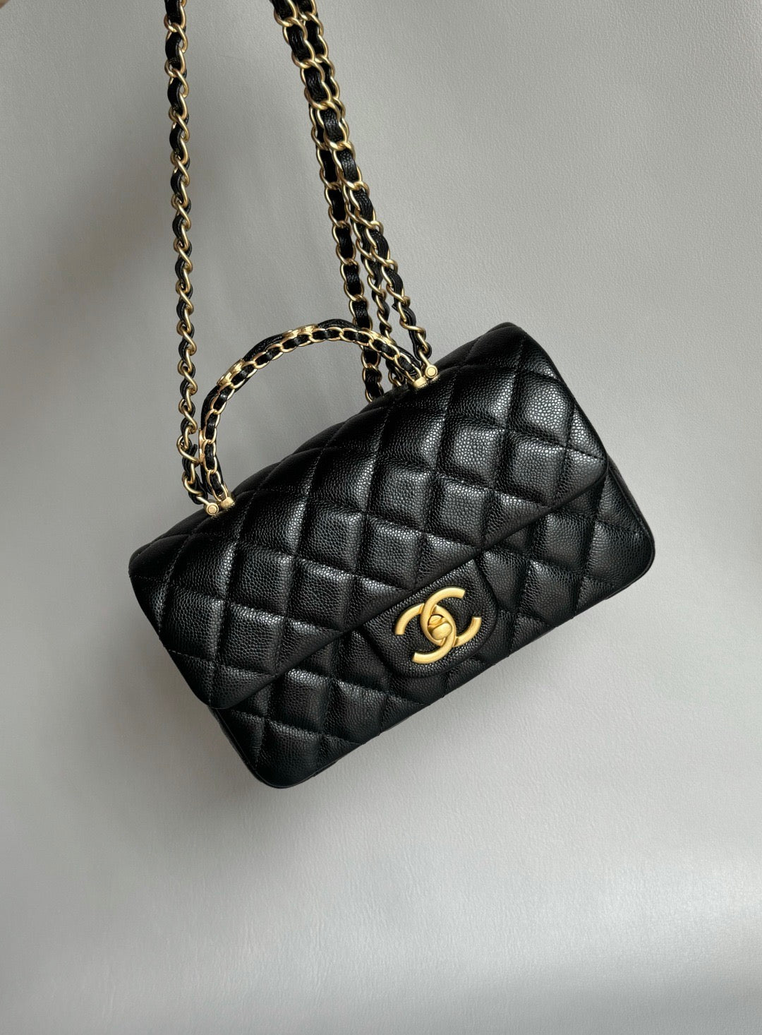 CHANEL-25B handle golden/sliver