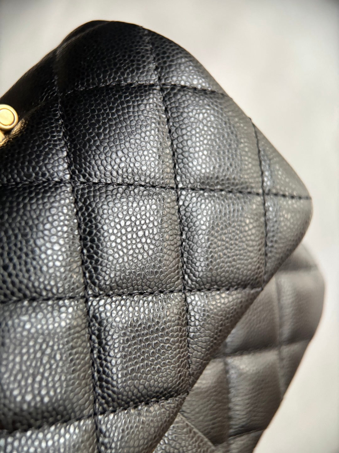 CHANEL-25B handle golden/sliver