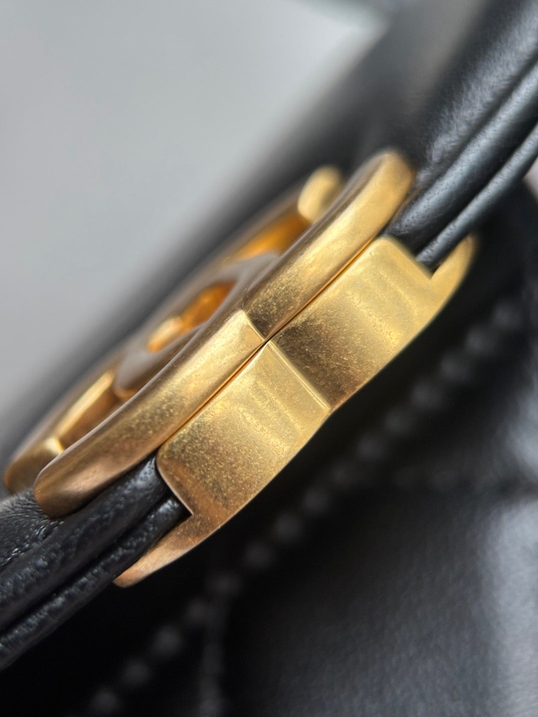 CHANEL-25A Kelly in Calfskin golden/sliver