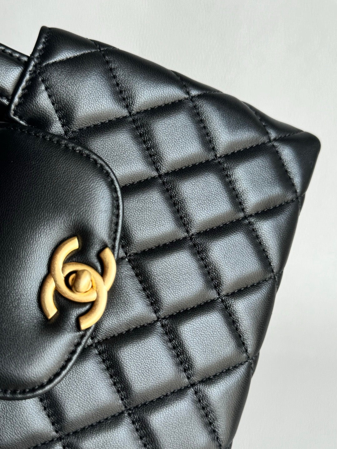 CHANEL-25A Kelly in Calfskin golden/sliver