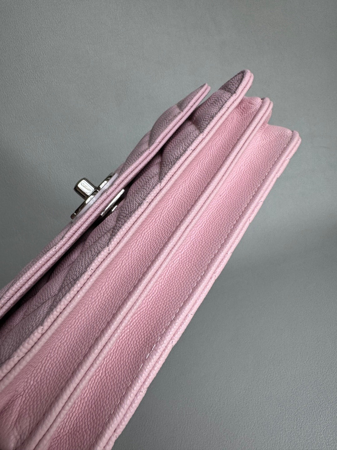 CHANEL-25PFaux Crocodile Wallet golden/sliver