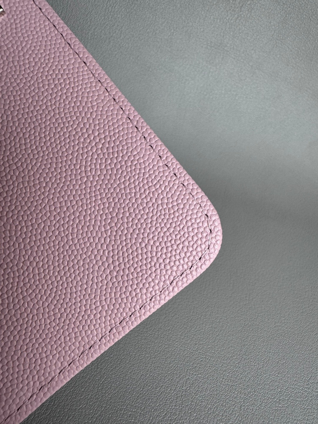 CHANEL-25PFaux Crocodile Wallet golden/sliver