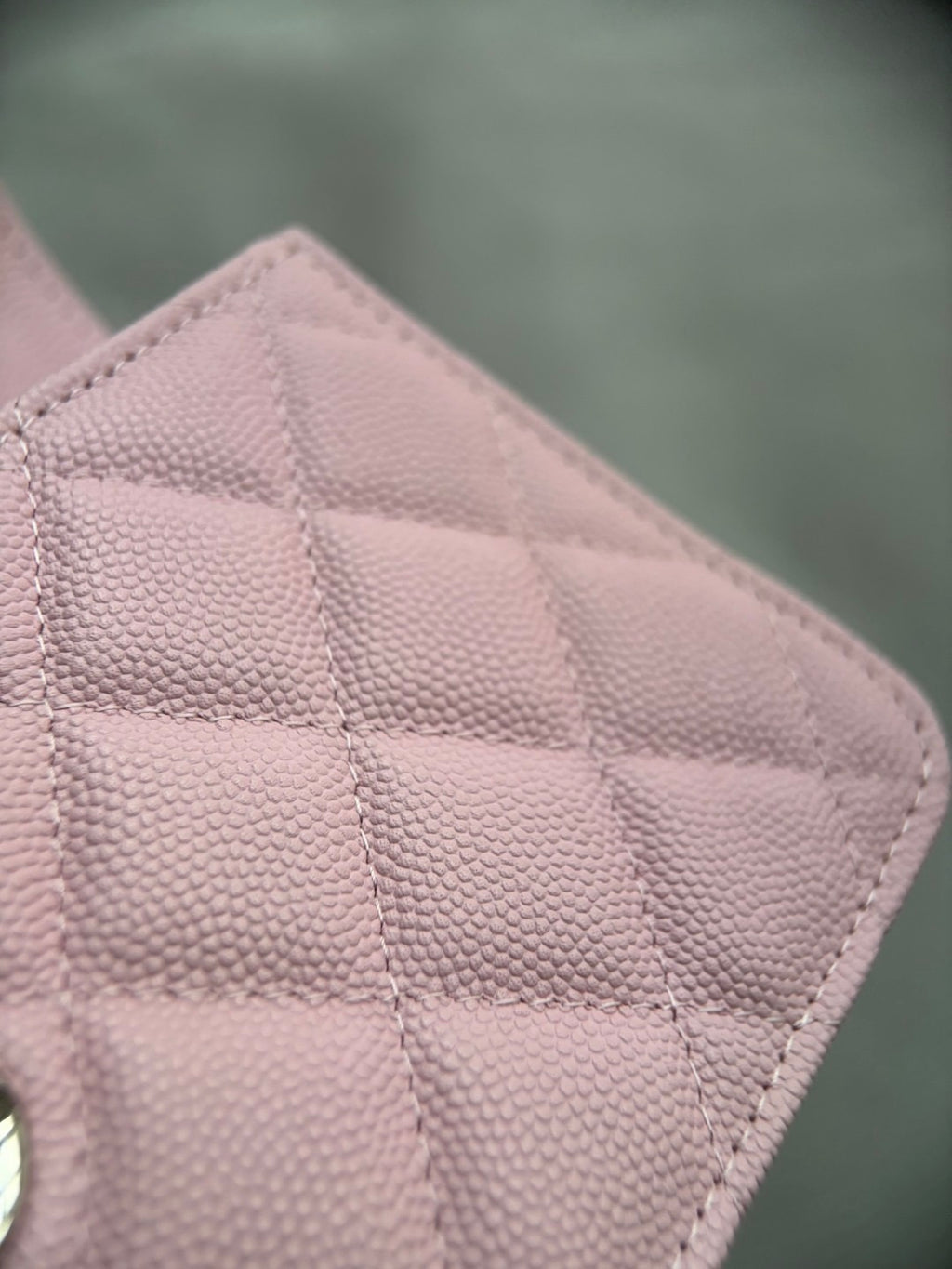 CHANEL-25PFaux Crocodile Wallet golden/sliver