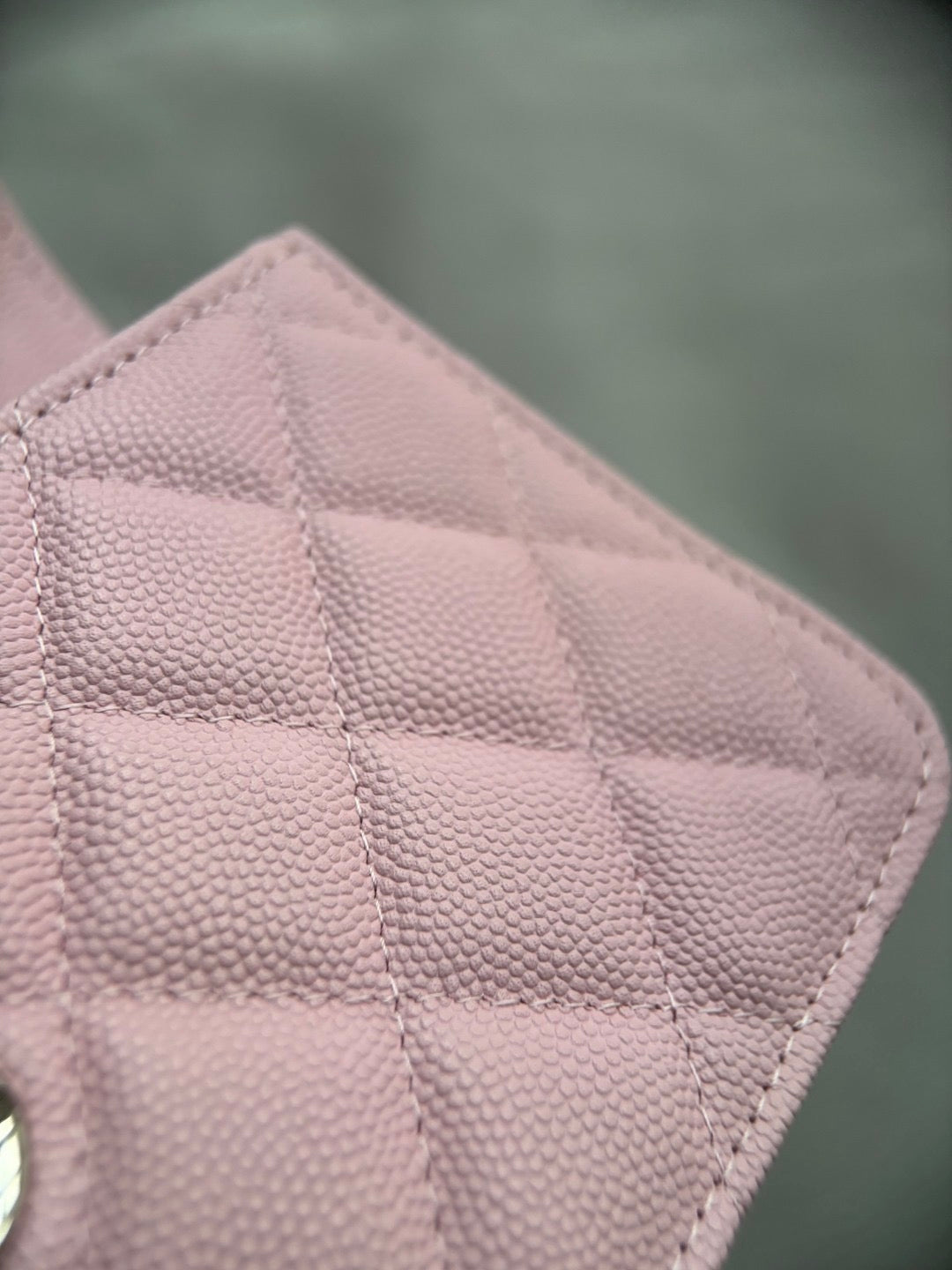 CHANEL-25PFaux Crocodile Wallet golden/sliver