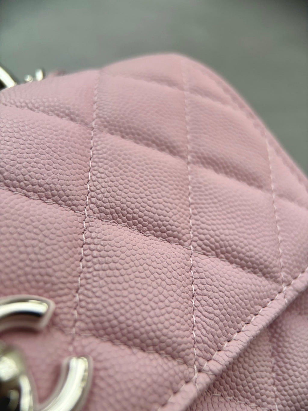 CHANEL-25PFaux Crocodile Wallet golden/sliver