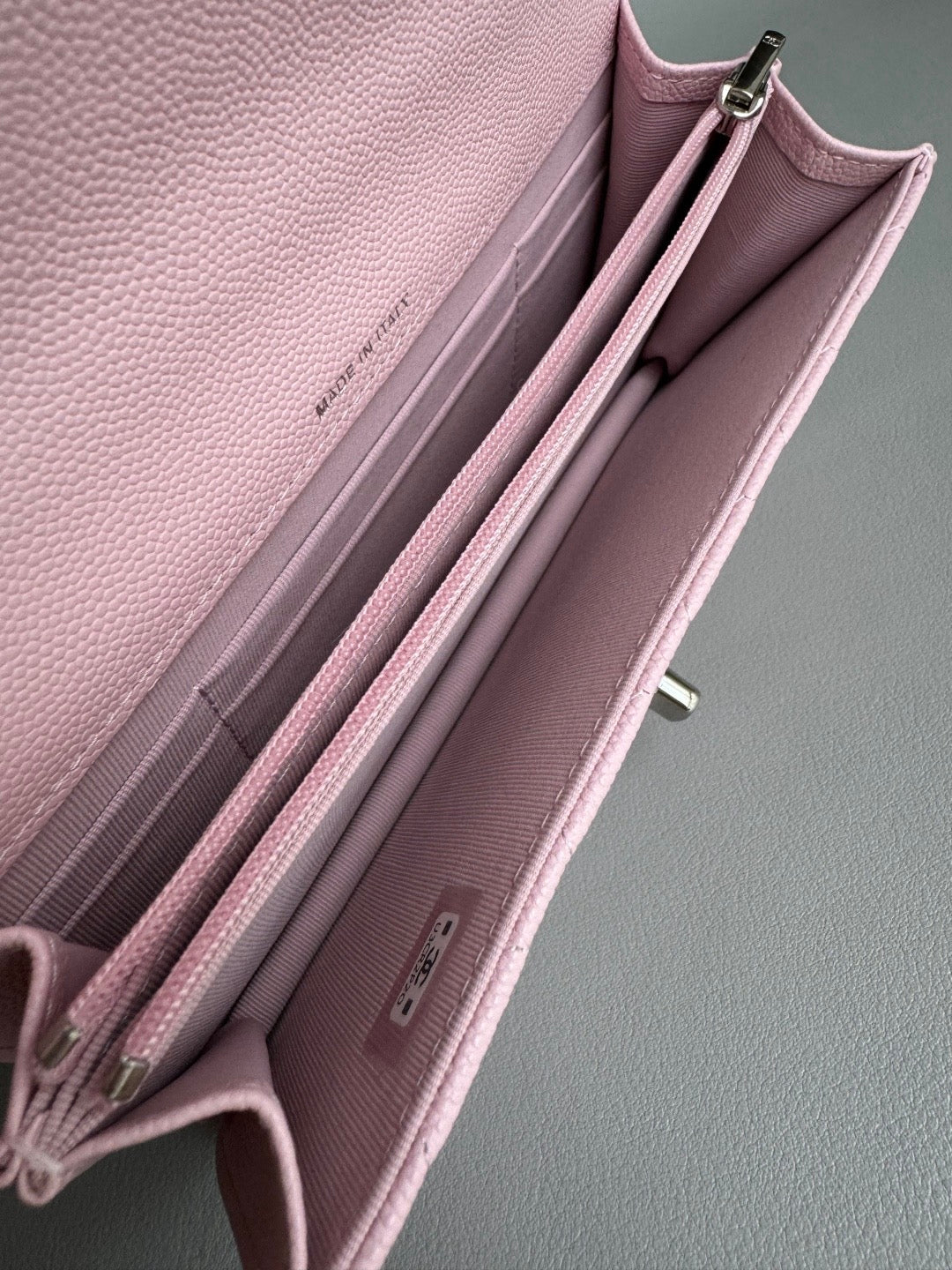 CHANEL-25PFaux Crocodile Wallet golden/sliver