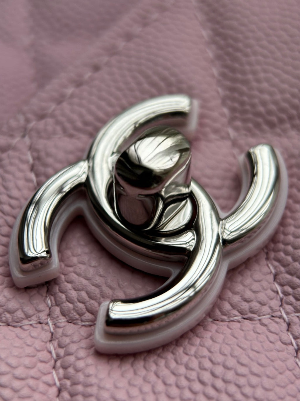 CHANEL-25PFaux Crocodile Wallet golden/sliver