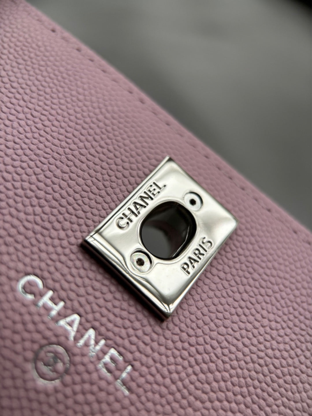 CHANEL-25PFaux Crocodile Wallet golden/sliver