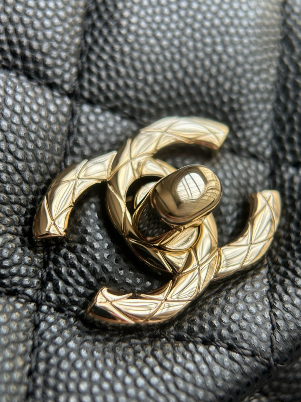 CHANEL-25S Crush Handle  golden/sliver