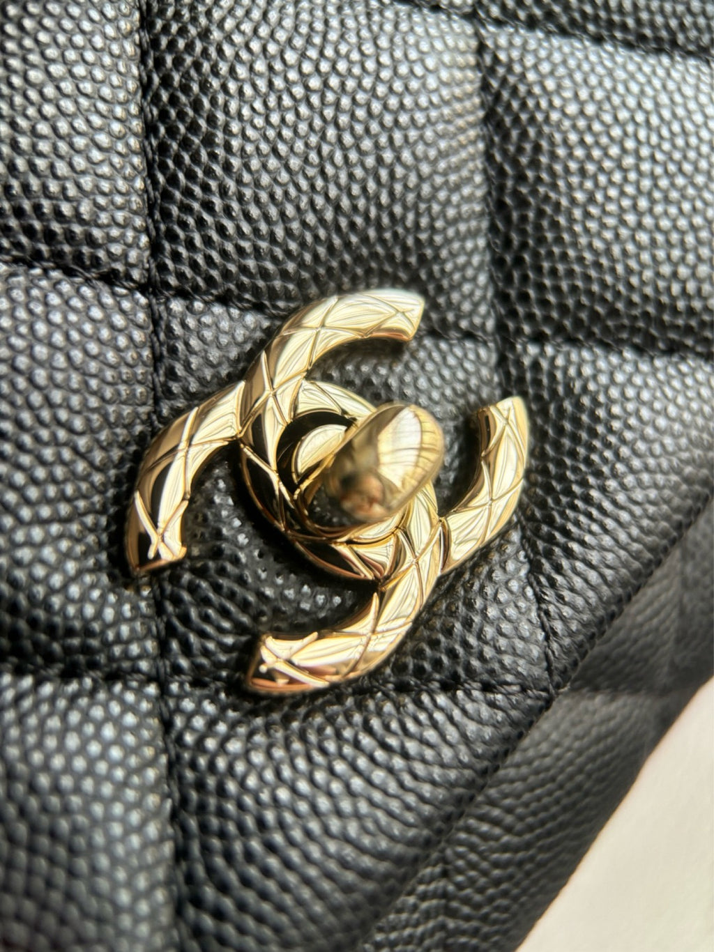CHANEL-25S Crush Handle  golden/sliver