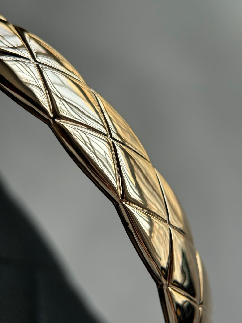 CHANEL-25S Crush Handle  golden/sliver