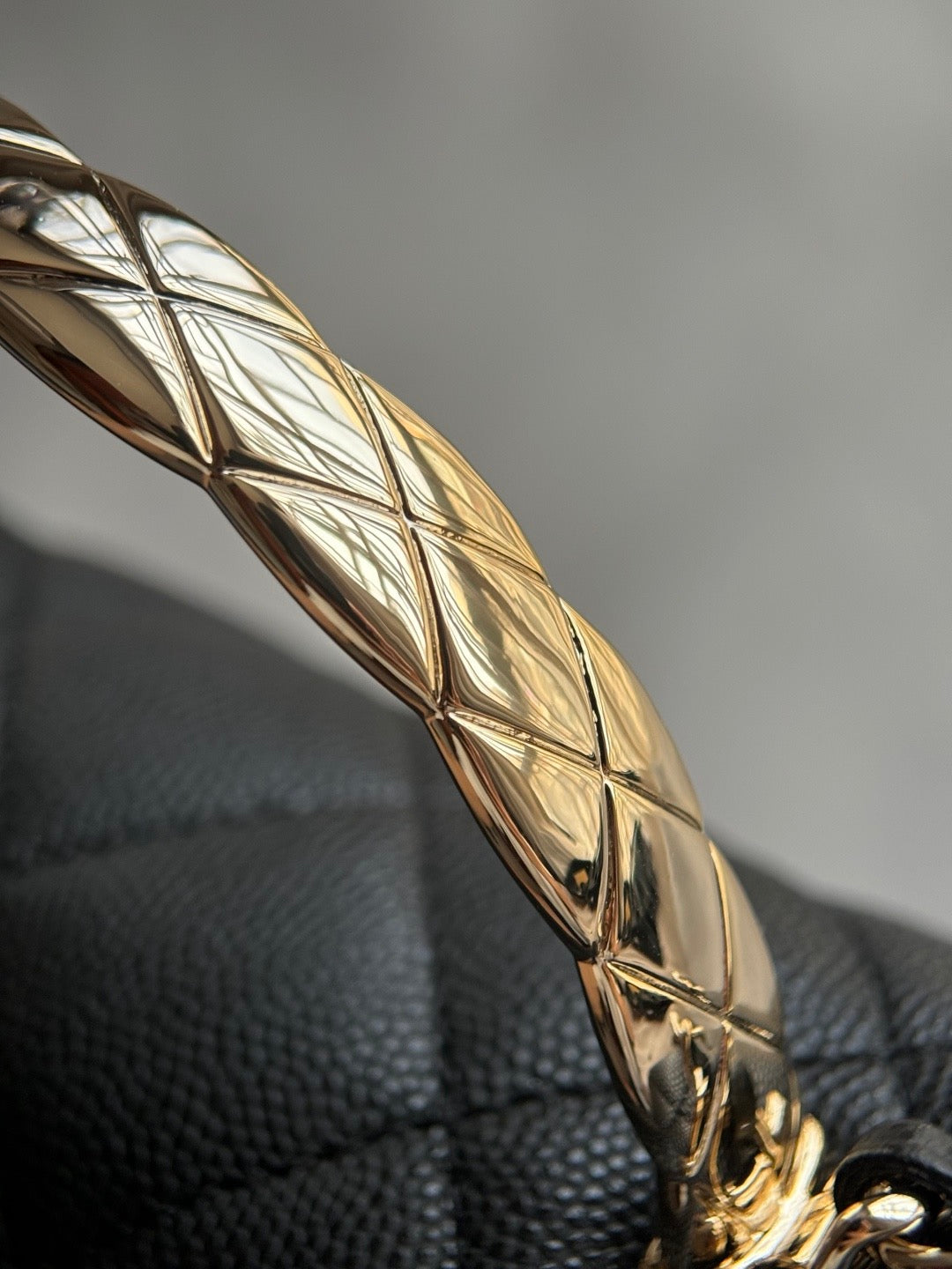 CHANEL-25S Crush Handle  golden/sliver