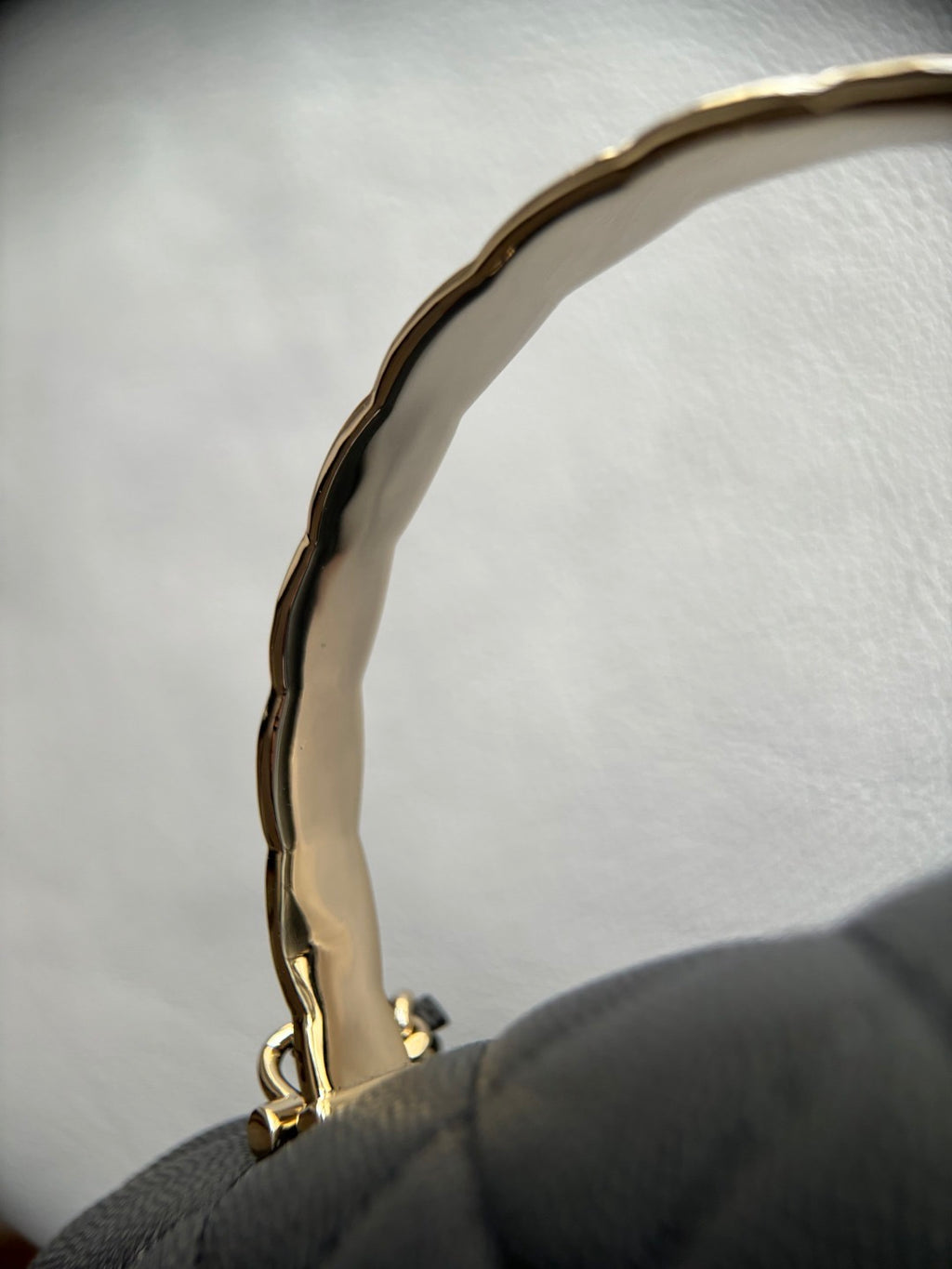 CHANEL-25S Crush Handle  golden/sliver