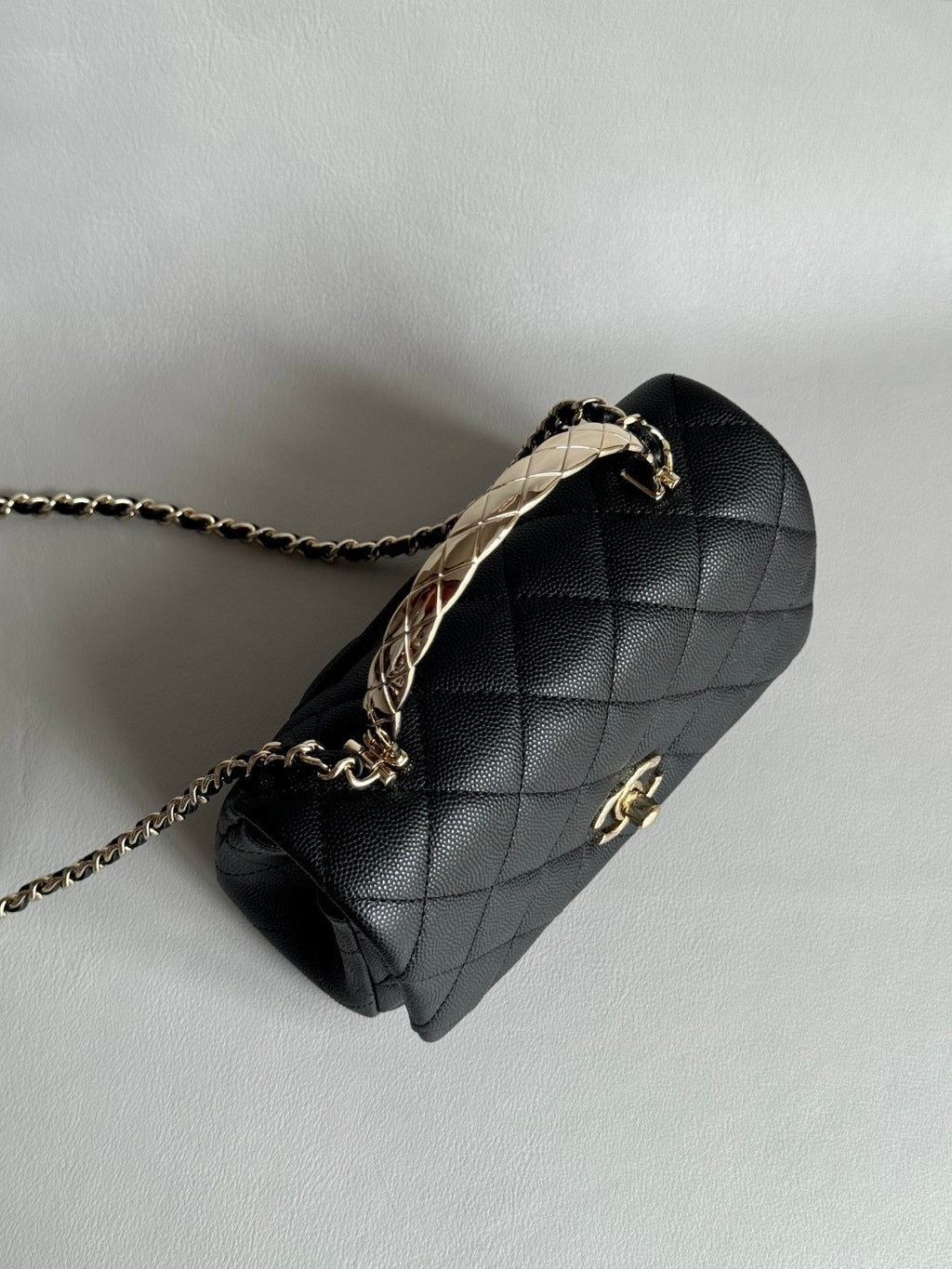 CHANEL-25S Crush Handle  golden/sliver