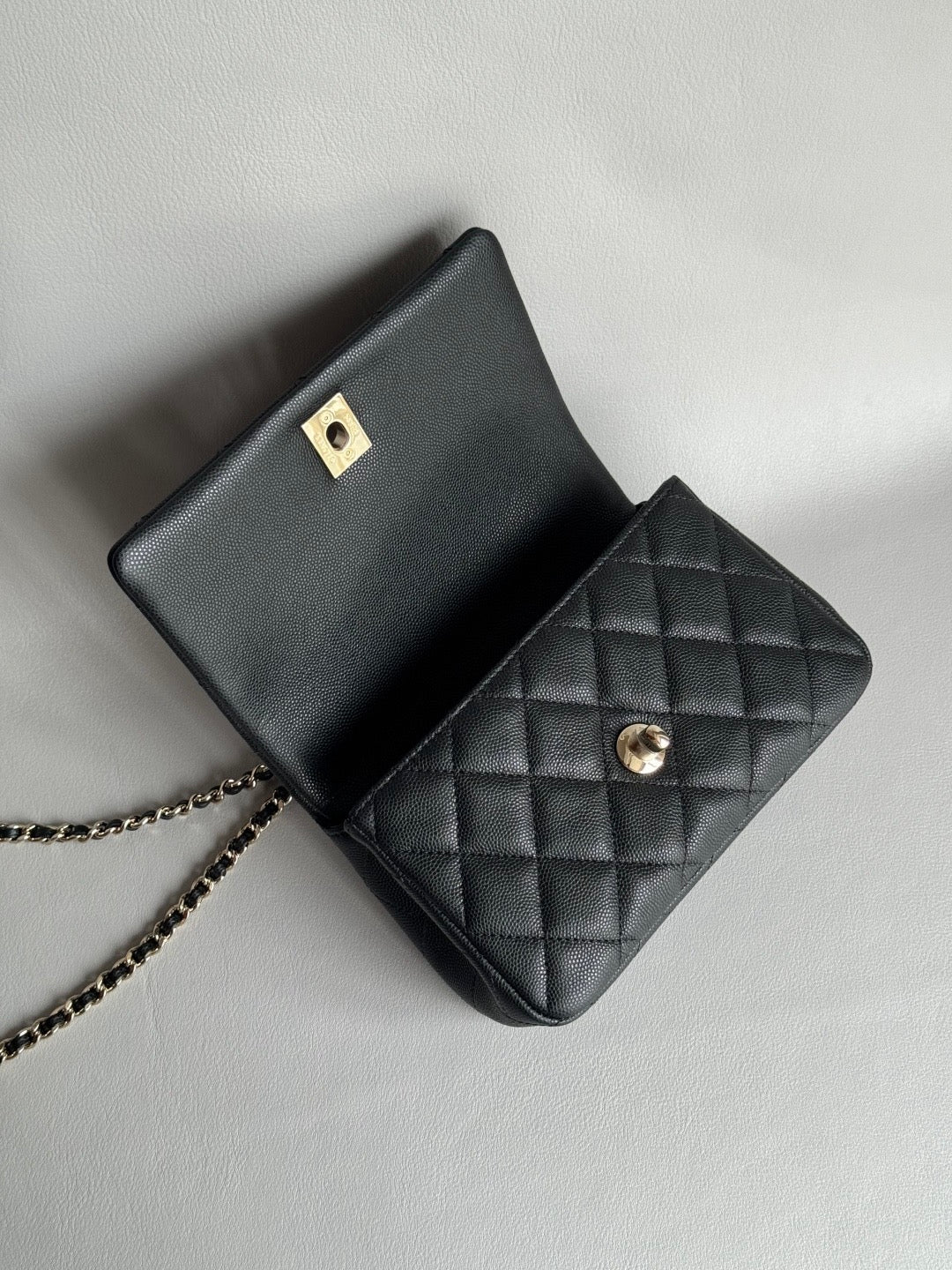 CHANEL-25S Crush Handle  golden/sliver