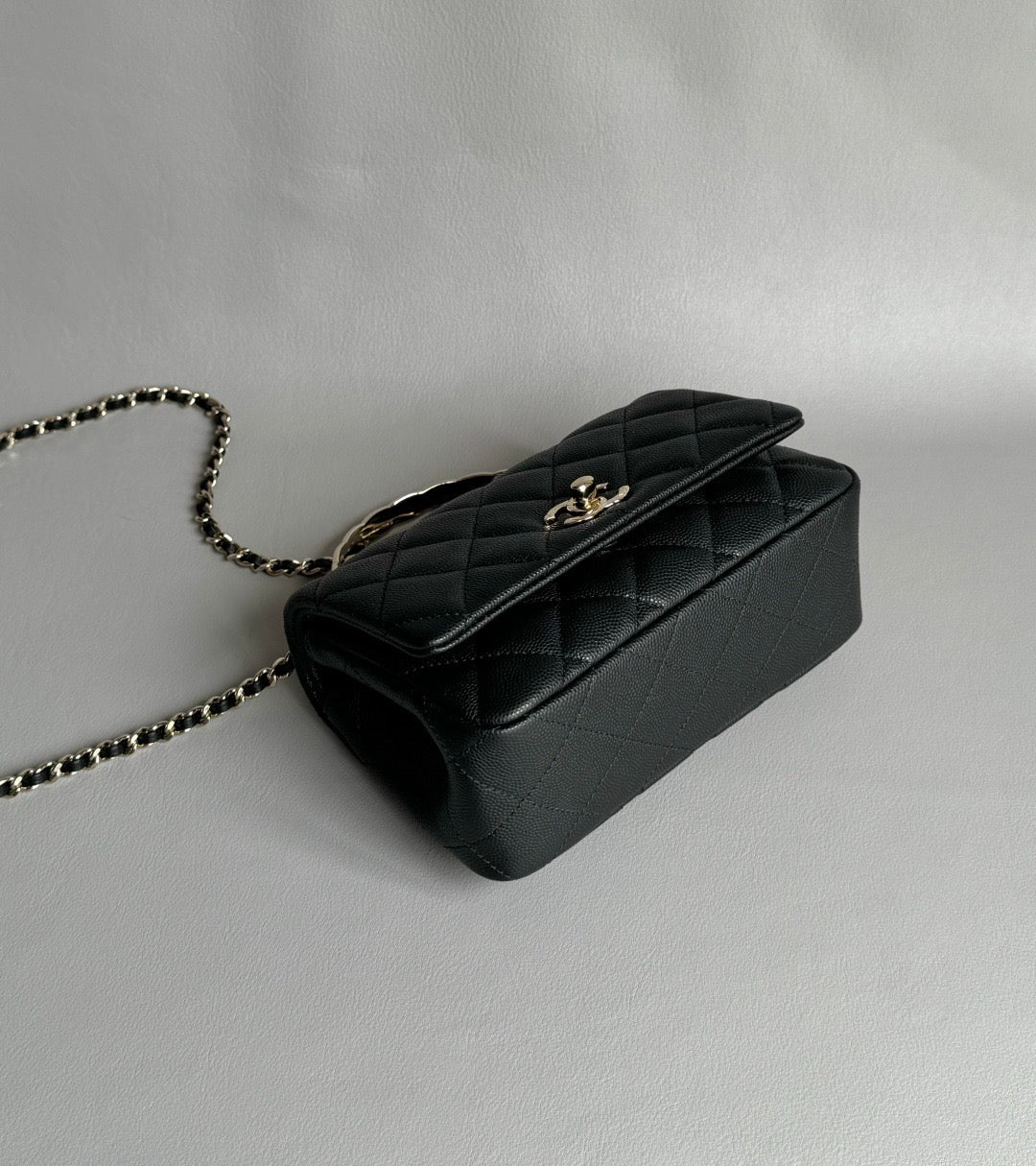 CHANEL-25S Crush Handle  golden/sliver