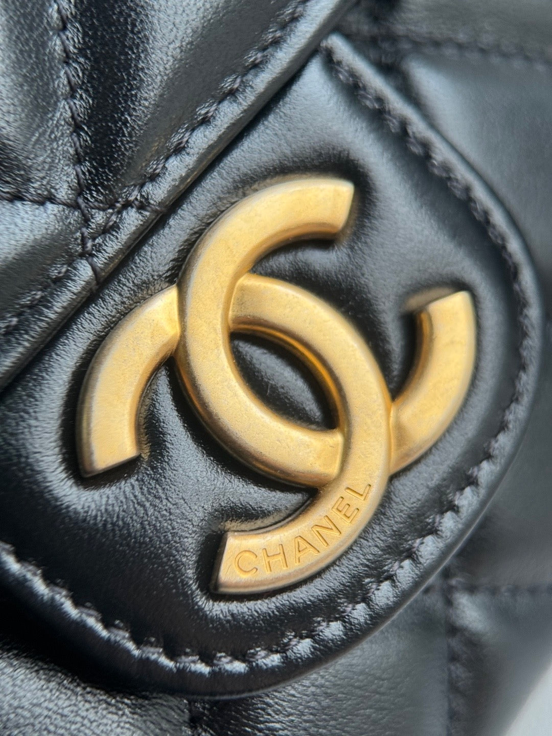 CHANEL-25S Holo bag  golden/sliver