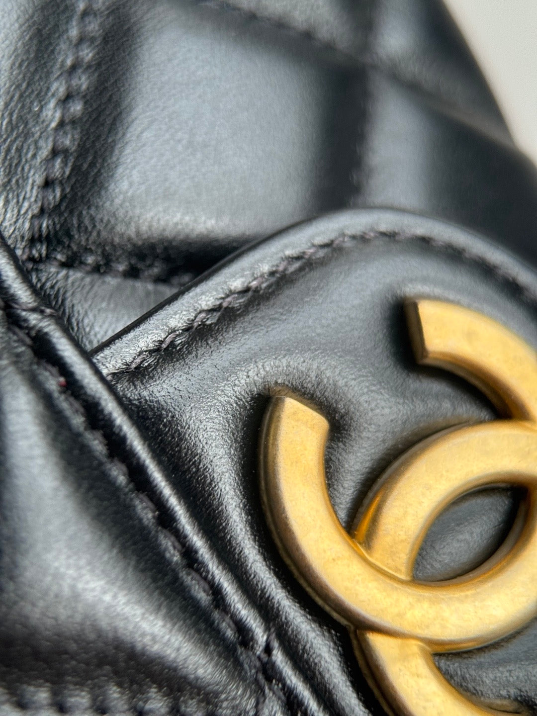 CHANEL-25S Holo bag  golden/sliver