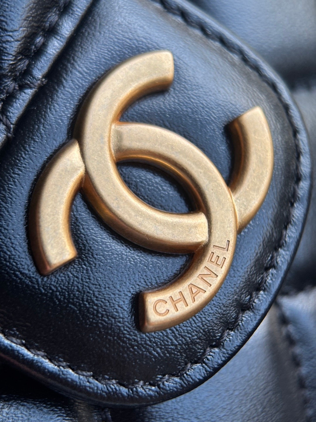 CHANEL-25S Holo bag  golden/sliver