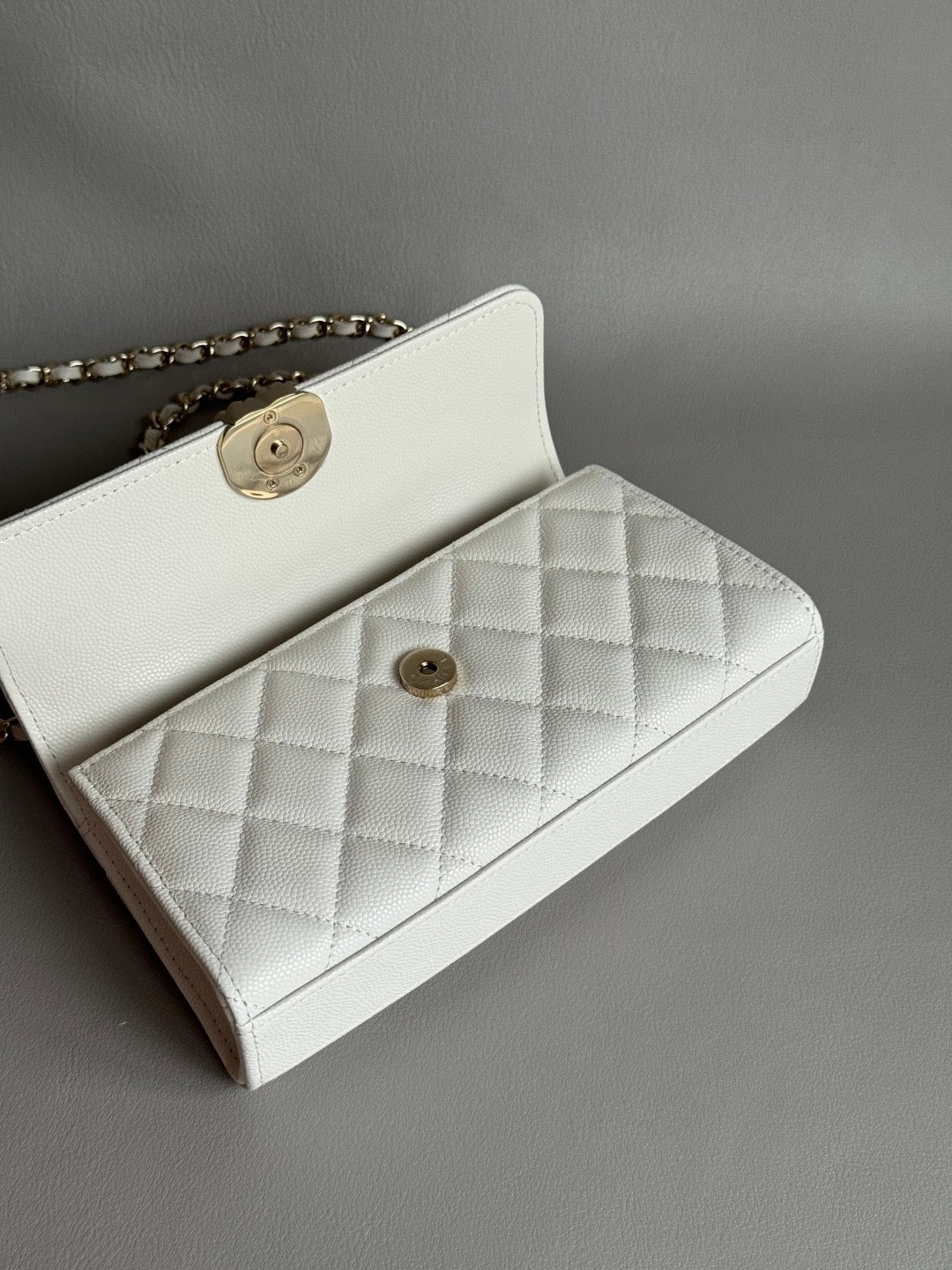 CHANEL-25S kelly bag golden/sliver