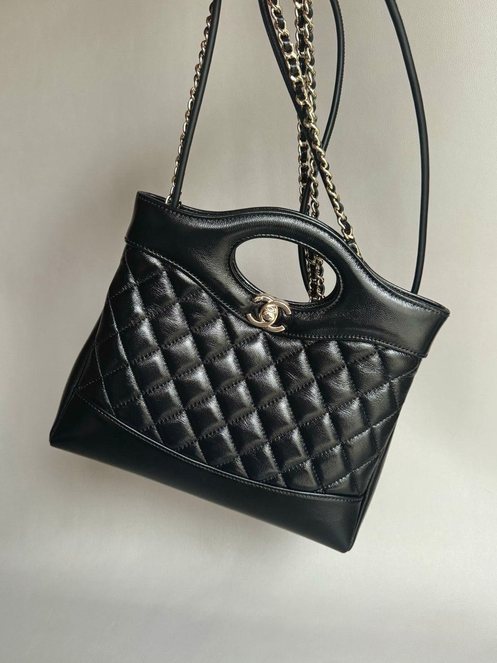 CHANEL-25P 31bag golden/sliver