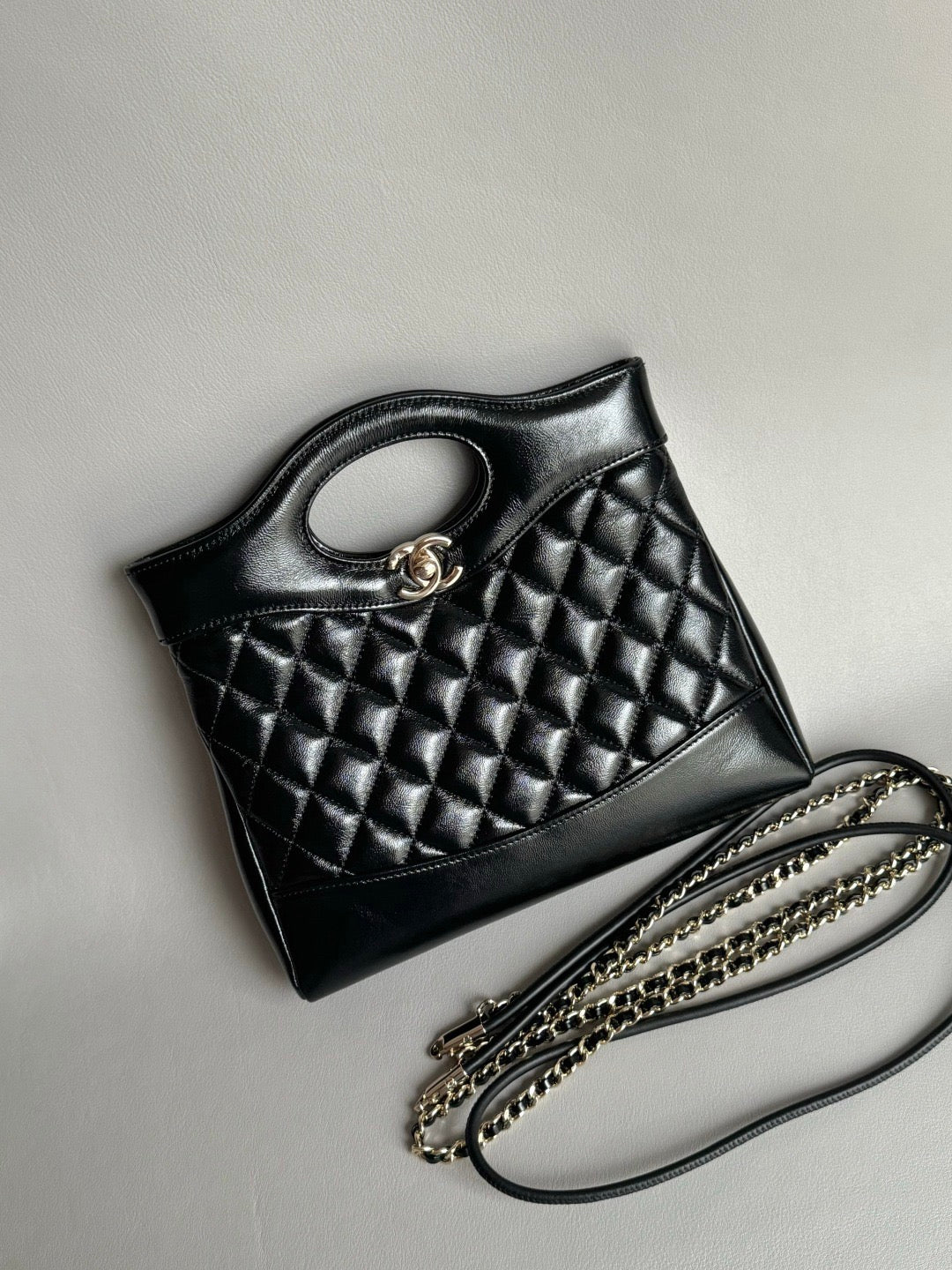 CHANEL-25P 31bag golden/sliver