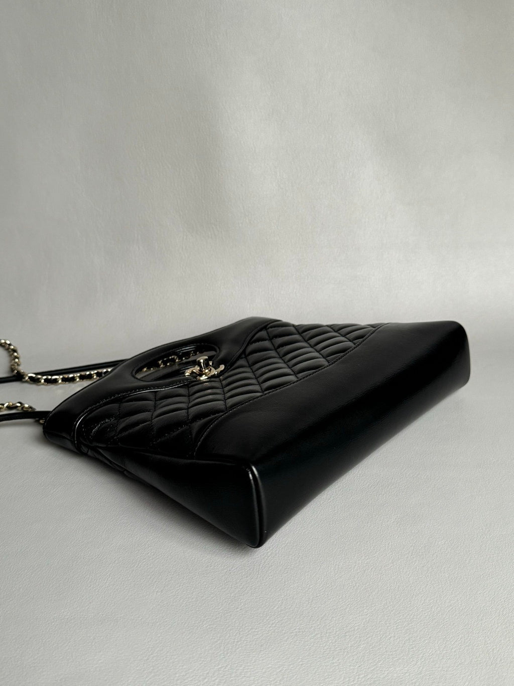 CHANEL-25P 31bag golden/sliver