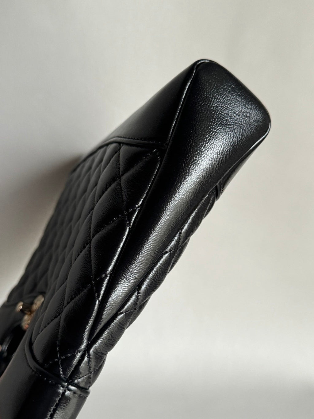 CHANEL-25P 31bag golden/sliver